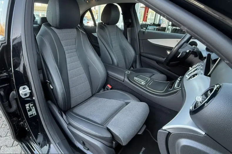 Mercedes-Benz E 300 (Clasa E) din 2022 cu 66.090 km - oferta MER229016 - foto 16