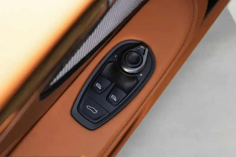 Aston Martin DB12 din 2024 cu 16.490 km - oferta AST229021 - foto 31