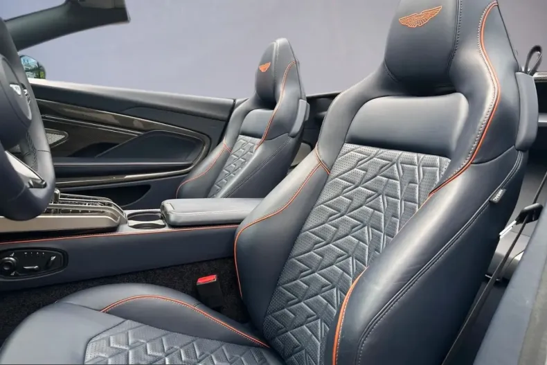 Aston Martin Vanquish din 2025 cu 9.600 km - oferta AST229024 - foto 9