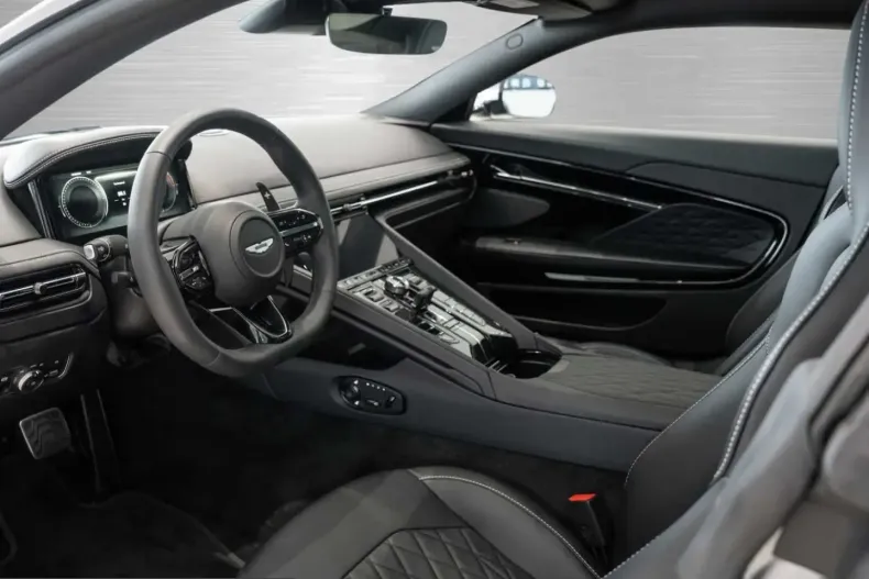 Aston Martin DB12 din 2025 cu 6.000 km - oferta AST229045 - foto 3