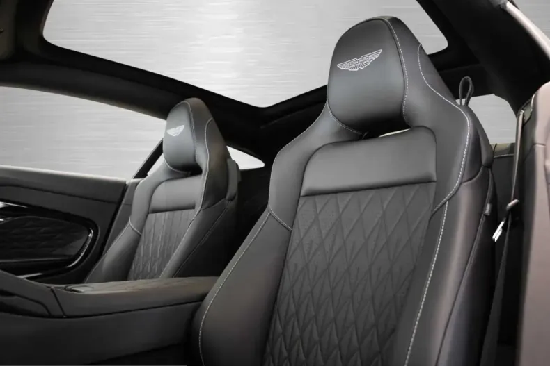 Aston Martin DB12 din 2025 cu 6.000 km - oferta AST229045 - foto 12