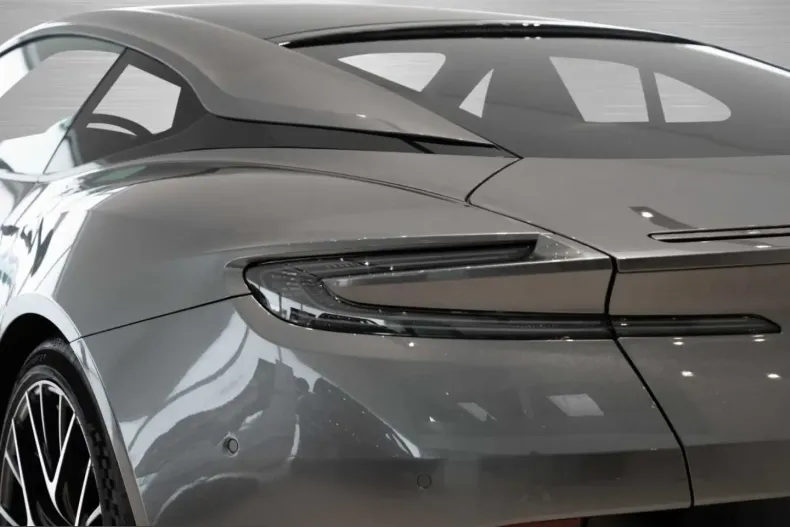 Aston Martin DB12 din 2025 cu 6.000 km - oferta AST229045 - foto 19