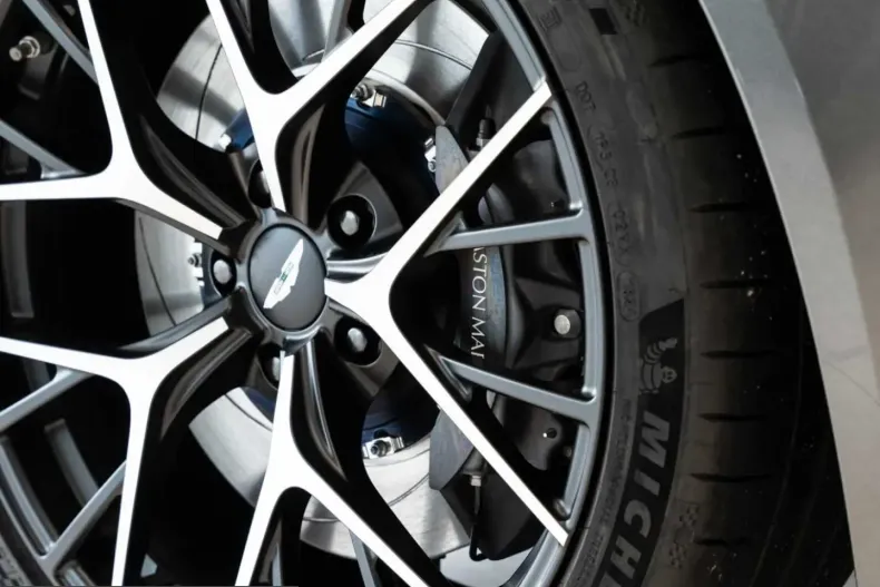 Aston Martin DB12 din 2025 cu 6.000 km - oferta AST229045 - foto 22
