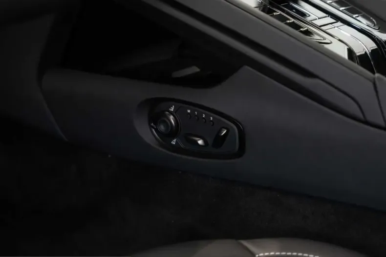 Aston Martin DB12 din 2025 cu 6.000 km - oferta AST229045 - foto 30