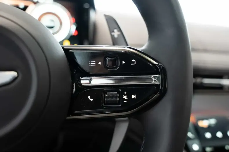 Aston Martin DB12 din 2025 cu 6.000 km - oferta AST229045 - foto 34