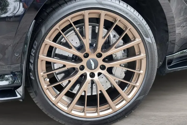 Aston Martin DBX din 2024 cu 13.500 km - oferta AST229049 - foto 12