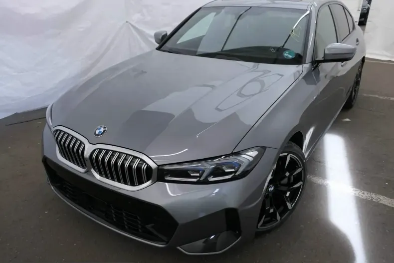 BMW 330 (Seria 3) din 2025 cu 10.076 km - oferta BMW229063 - foto 1
