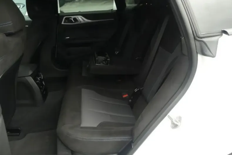 BMW 420d (Seria 4) din 2024 cu 21.860 km - oferta BMW229074 - foto 10