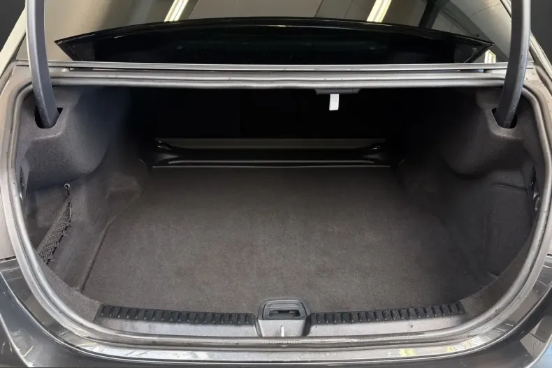 Mercedes-Benz E 220 (Clasa E) din 2024 cu 43.004 km - oferta MER229076 - foto 10