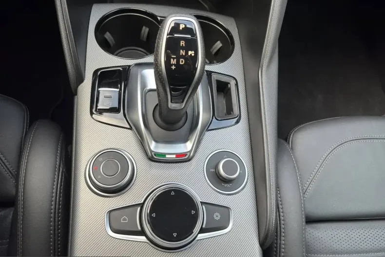 Alfa Romeo Giulia din 2024 cu 19.023 km - oferta ALF229079 - foto 15