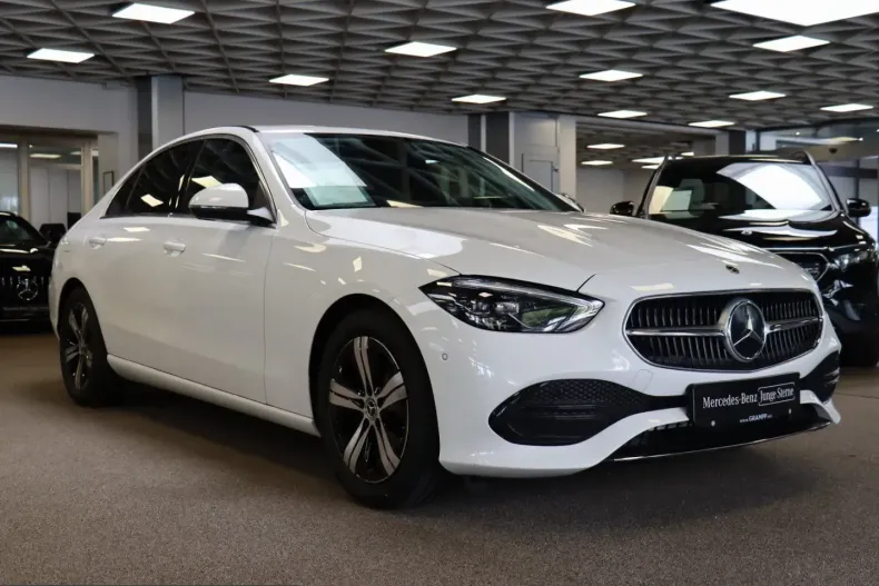 Mercedes-Benz C 180 (Clasa C) din 2024 cu 18.250 km - oferta MER229080 - foto 1