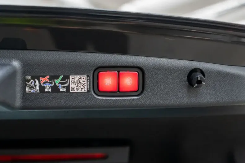 Mercedes-Benz E 53 AMG (Clasa E) din 2025 cu 15.848 km - oferta MER229083 - foto 23