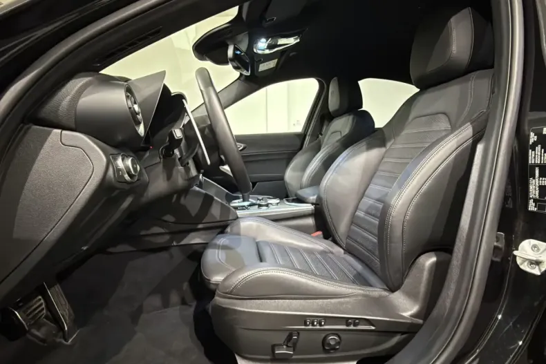 Alfa Romeo Giulia din 2025 cu 13.490 km - oferta ALF229085 - foto 2
