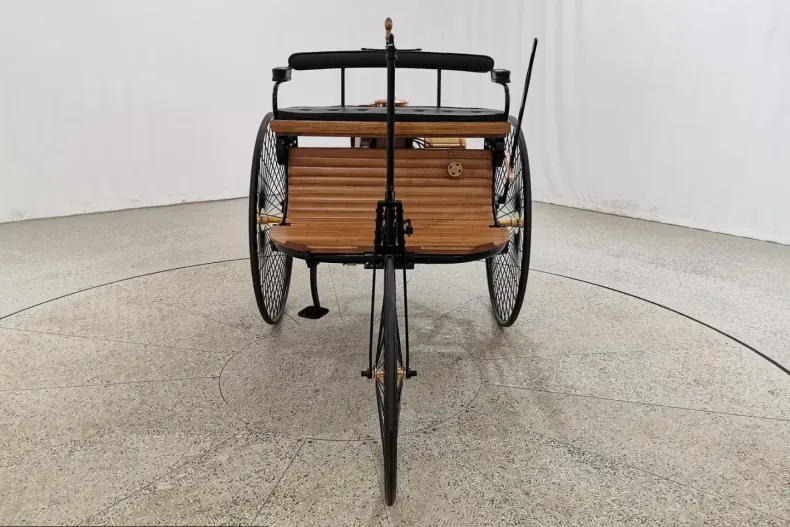 Mercedes-Benz Patent-Motorwagen No. 1 din 2023 cu 9.999 km - oferta MER229089 - foto 11