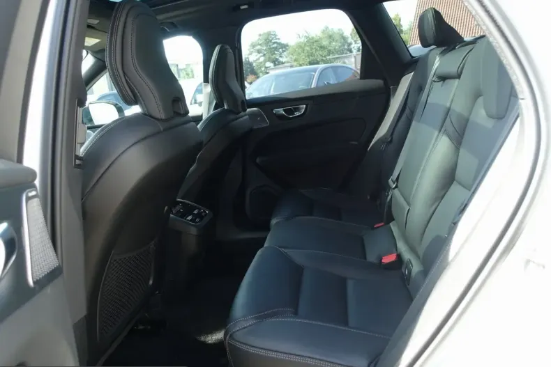 Volvo XC60 din 2025 cu 21.809 km - oferta VOL229094 - foto 12