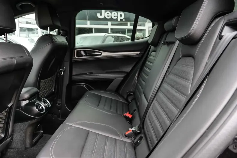 Alfa Romeo Stelvio din 2024 cu 11.290 km - oferta ALF229105 - foto 8