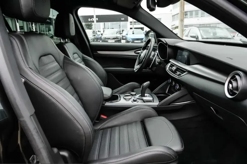 Alfa Romeo Stelvio din 2024 cu 11.290 km - oferta ALF229105 - foto 11