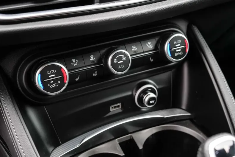 Alfa Romeo Stelvio din 2024 cu 11.290 km - oferta ALF229105 - foto 14