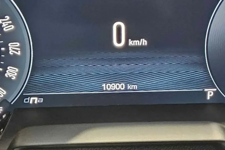 Alfa Romeo Stelvio din 2025 cu 10.900 km - oferta ALF229121 - foto 8