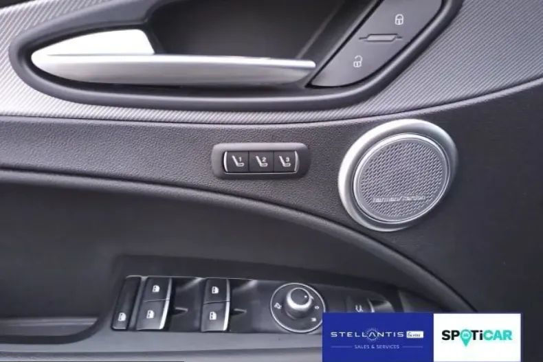 Alfa Romeo Stelvio din 2024 cu 40.524 km - oferta ALF229125 - foto 12
