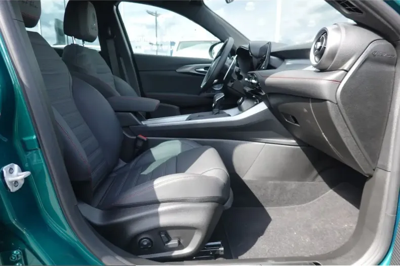 Alfa Romeo Tonale din 2025 cu 9.700 km - oferta ALF229140 - foto 9