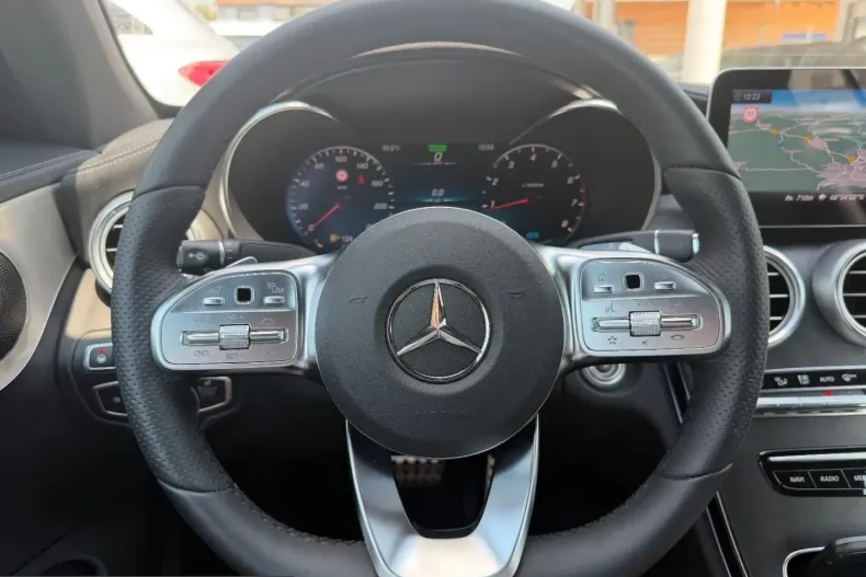 Mercedes-Benz C 200 (Clasa C) din 2022 cu 14.000 km - oferta MER229153 - foto 16