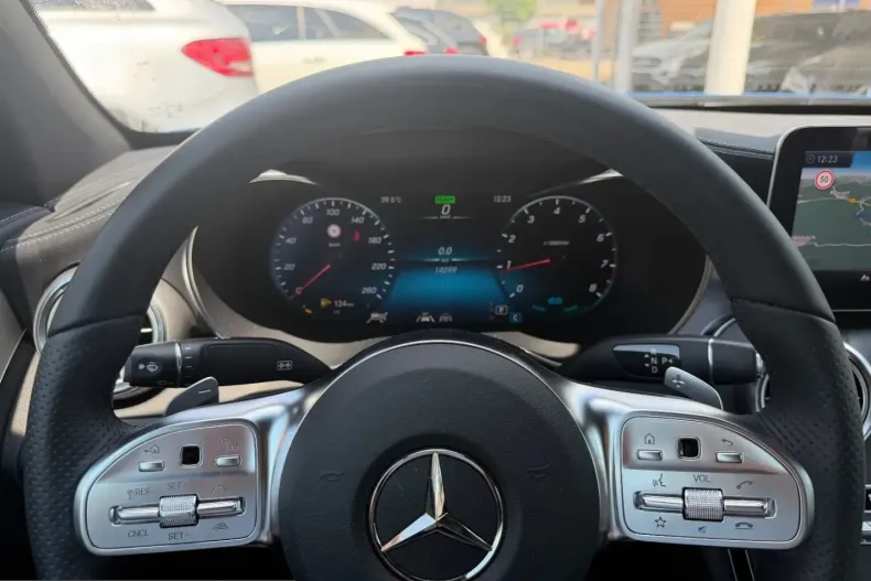 Mercedes-Benz C 200 (Clasa C) din 2022 cu 14.000 km - oferta MER229153 - foto 17
