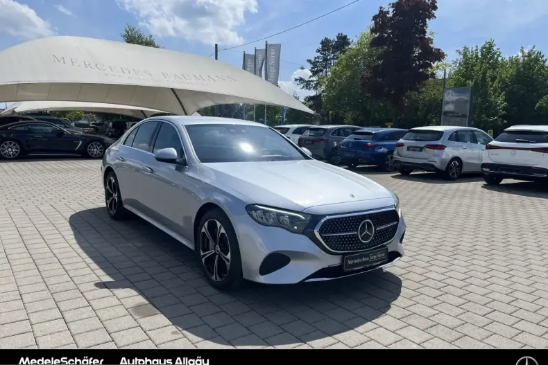 Mercedes-Benz E 300 (Clasa E) din 2023 cu 17.105 km - oferta MER229154 - foto 1