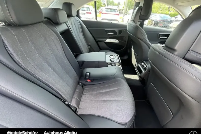 Mercedes-Benz E 300 (Clasa E) din 2023 cu 17.105 km - oferta MER229154 - foto 16