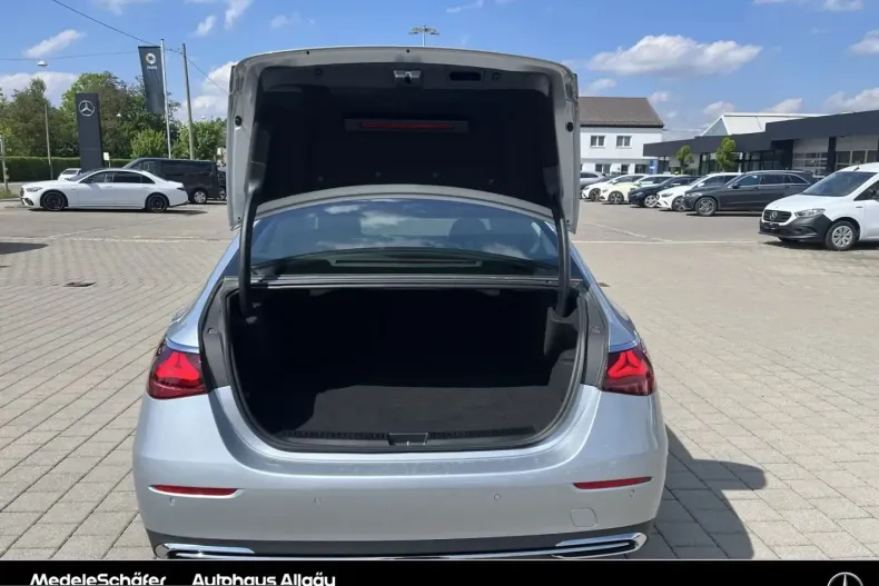 Mercedes-Benz E 300 (Clasa E) din 2023 cu 17.105 km - oferta MER229154 - foto 18