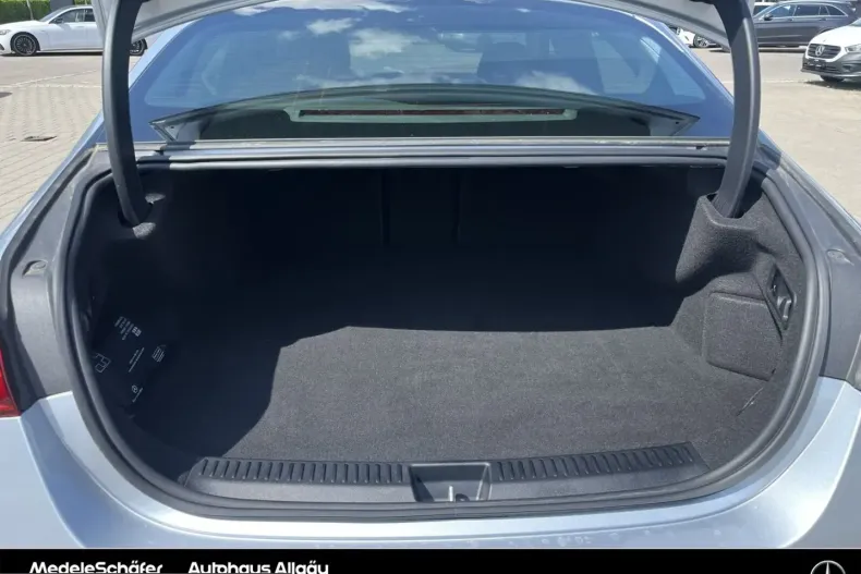 Mercedes-Benz E 300 (Clasa E) din 2023 cu 17.105 km - oferta MER229154 - foto 19