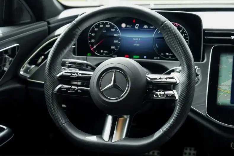Mercedes-Benz E 300 (Clasa E) din 2024 cu 55.000 km - oferta MER229157 - foto 8