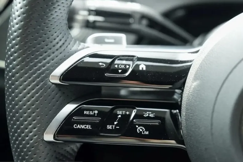 Mercedes-Benz E 300 (Clasa E) din 2024 cu 55.000 km - oferta MER229157 - foto 18
