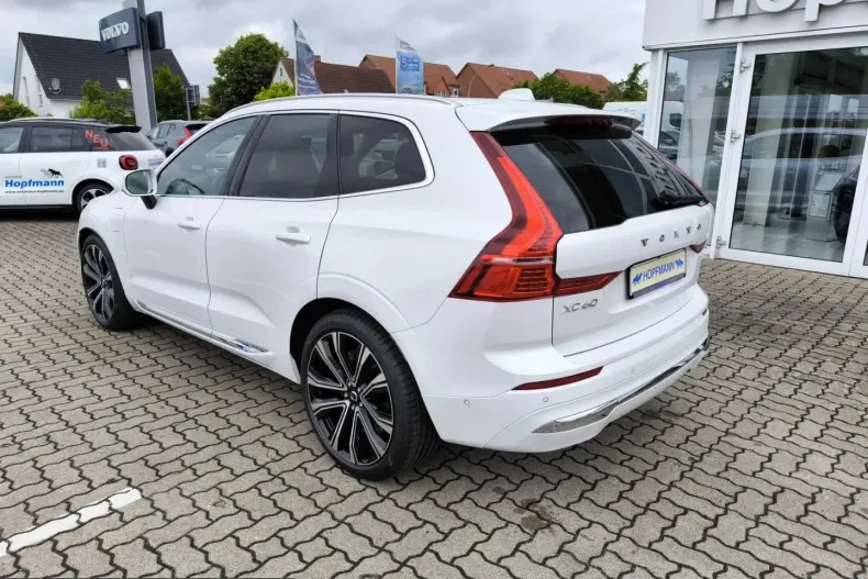 Volvo XC60 din 2025 cu 22.275 km - oferta VOL229159 - foto 3