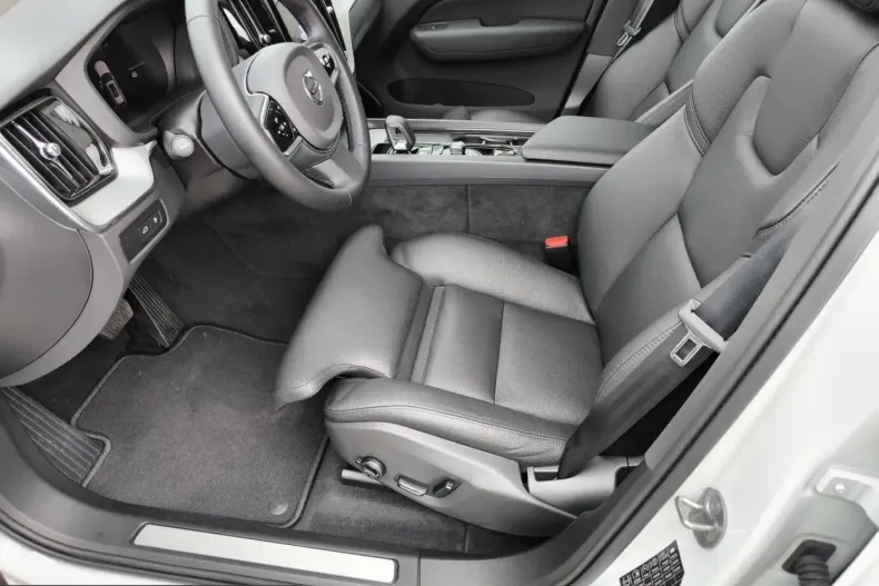 Volvo XC60 din 2025 cu 22.275 km - oferta VOL229159 - foto 9