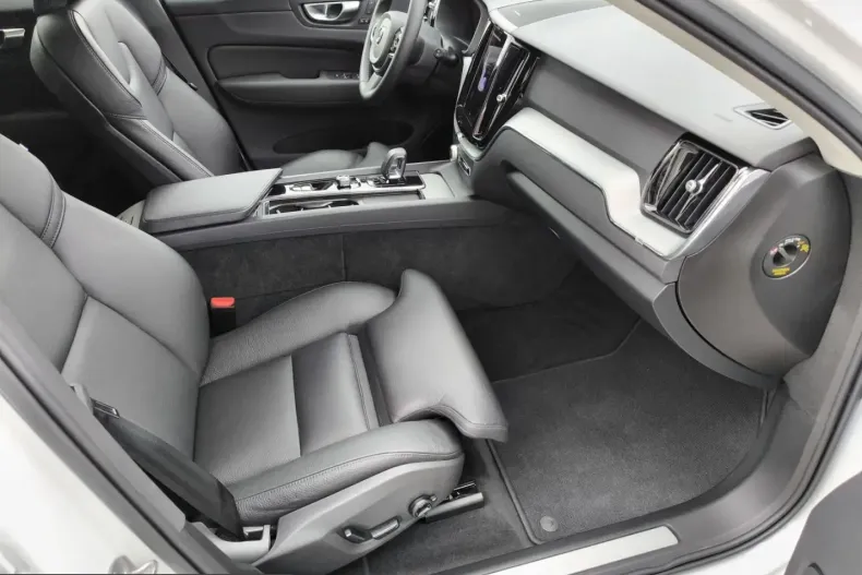 Volvo XC60 din 2025 cu 22.275 km - oferta VOL229159 - foto 12