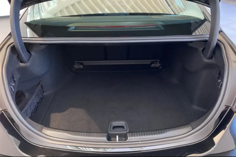 Mercedes-Benz C 180 (Clasa C) din 2025 cu 10.302 km - oferta MER229168 - foto 25
