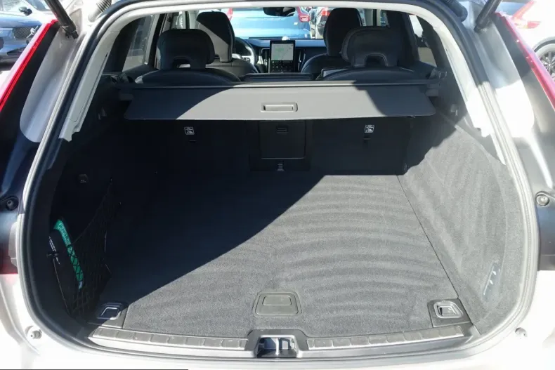 Volvo XC60 din 2025 cu 32.800 km - oferta VOL229170 - foto 11
