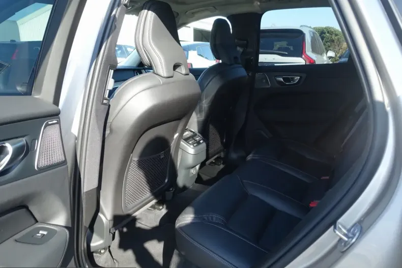 Volvo XC60 din 2025 cu 32.800 km - oferta VOL229170 - foto 14