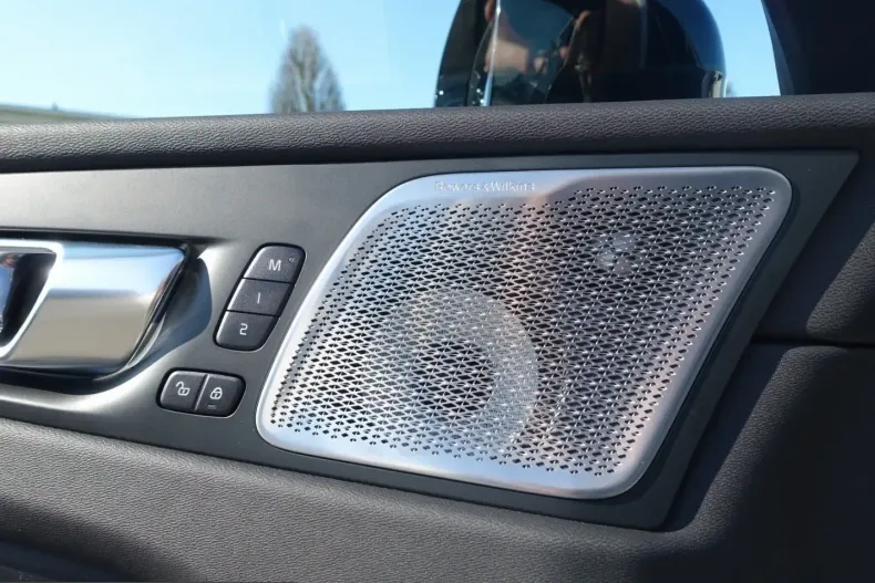 Volvo XC60 din 2025 cu 32.800 km - oferta VOL229170 - foto 18