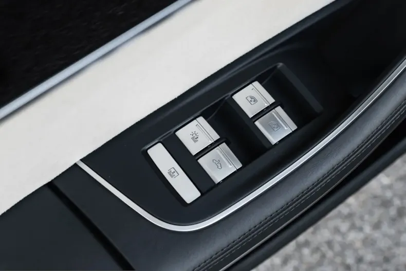 Audi A8 din 2024 cu 77.000 km - oferta AUD229177 - foto 36
