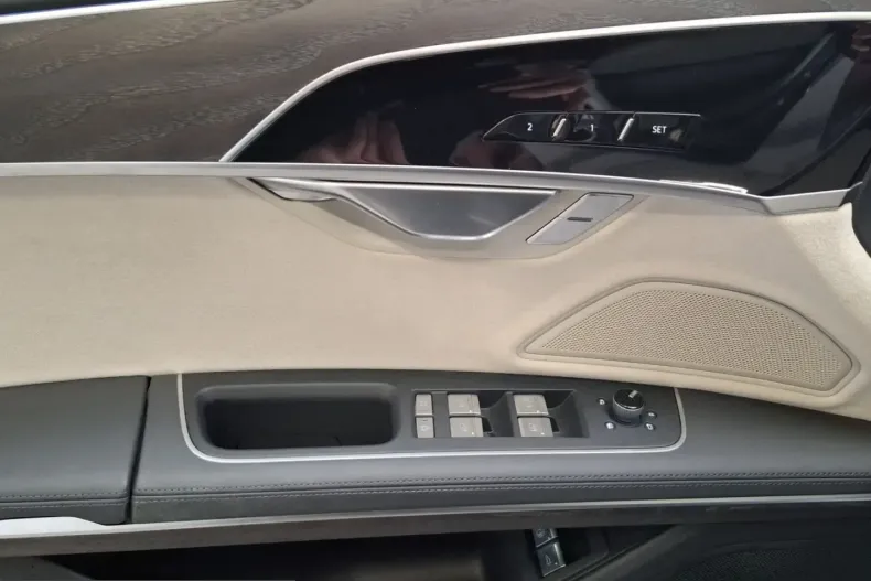 Audi A8 din 2025 cu 53.614 km - oferta AUD229179 - foto 13