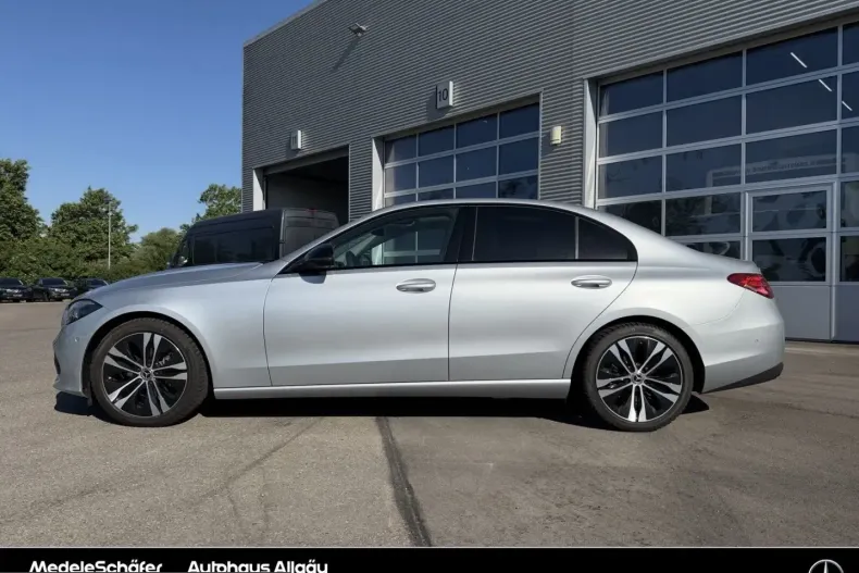 Mercedes-Benz C 180 (Clasa C) din 2024 cu 10.650 km - oferta MER229184 - foto 2