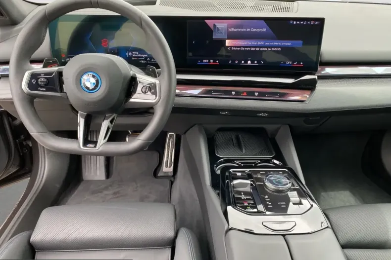 BMW 550 (Seria 5) din 2024 cu 32.568 km - oferta BMW229187 - foto 12