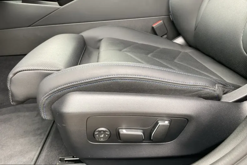 BMW 550 (Seria 5) din 2024 cu 32.568 km - oferta BMW229187 - foto 19