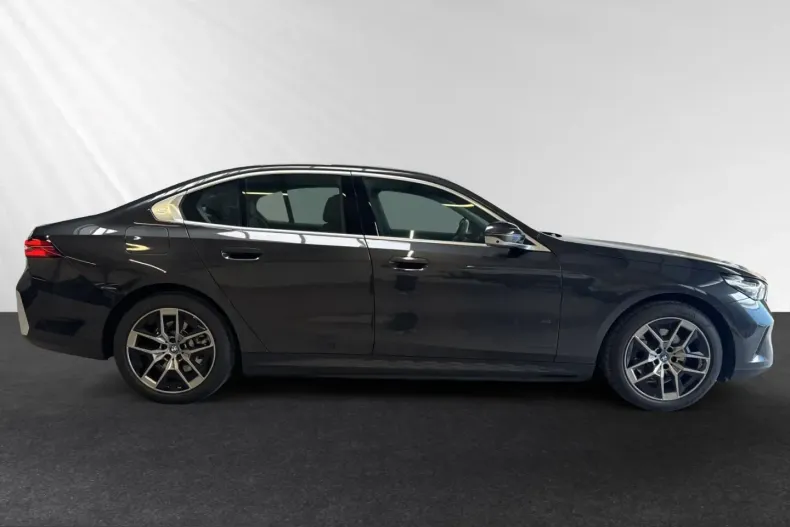BMW 530 (Seria 5) din 2024 cu 3.560 km - oferta BMW229193 - foto 2