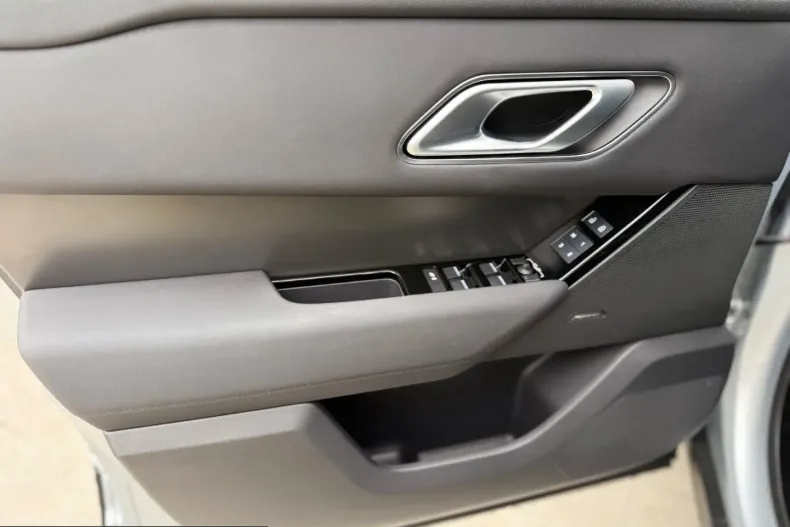 Land Rover Range Rover Velar din 2024 cu 32.300 km - oferta LAN229205 - foto 16