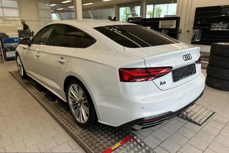 Audi A5 din 2022 cu 72.390 km - oferta AUD229225 - foto 3