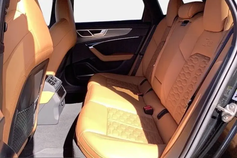 Audi RS6 din 2022 cu 70.650 km - oferta AUD229229 - foto 9