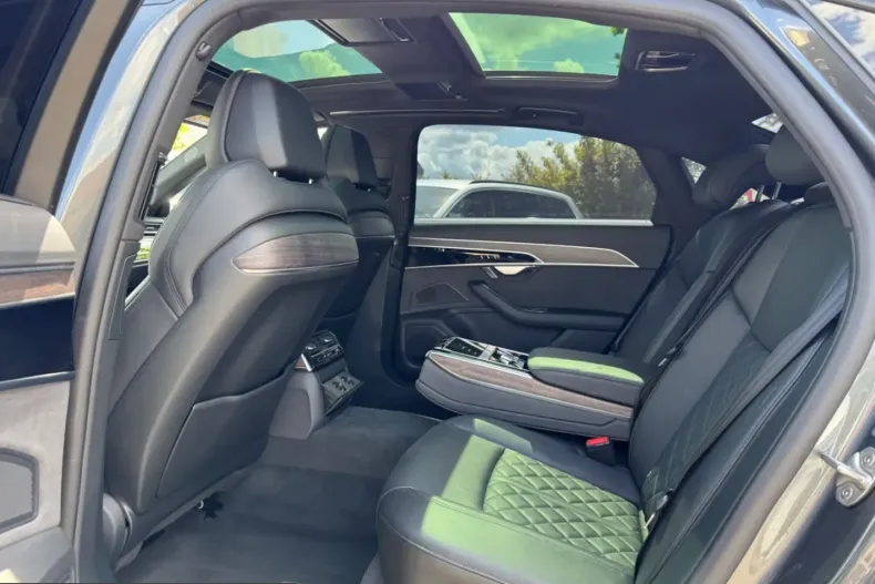 Audi A8 din 2022 cu 38.758 km - oferta AUD229233 - foto 16